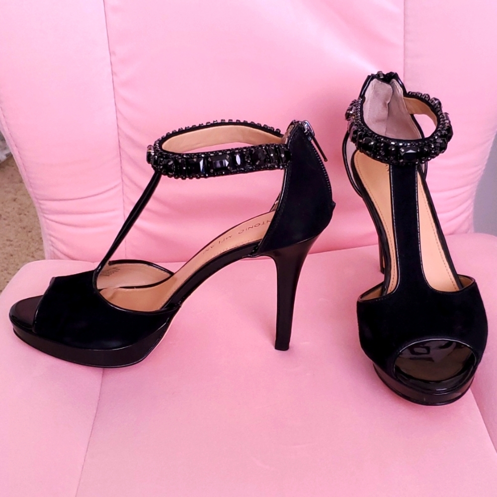 Antonio Melani Size 6.5 Black Heels BRAND NEW NEVER WORN
